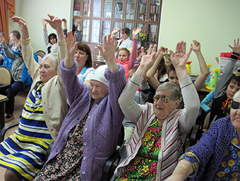 ГК «Нордавинд» и Smartec Security организовали совместное занятие по йоге для детей и пожилых людей